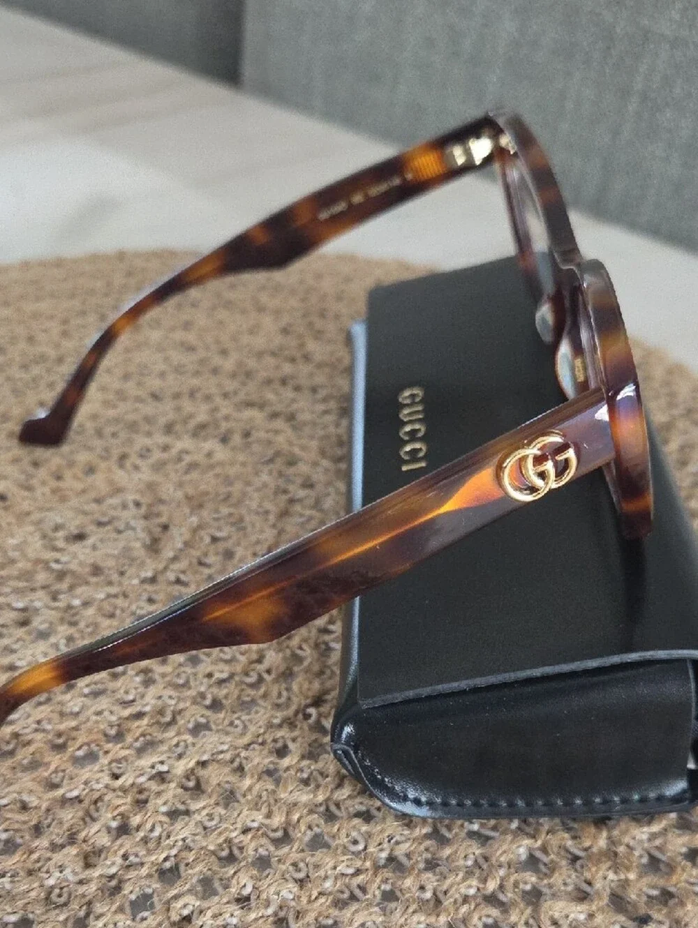 GUCCI Brown Tortoiseshell Cat-Eye Glasses with Gold Logo